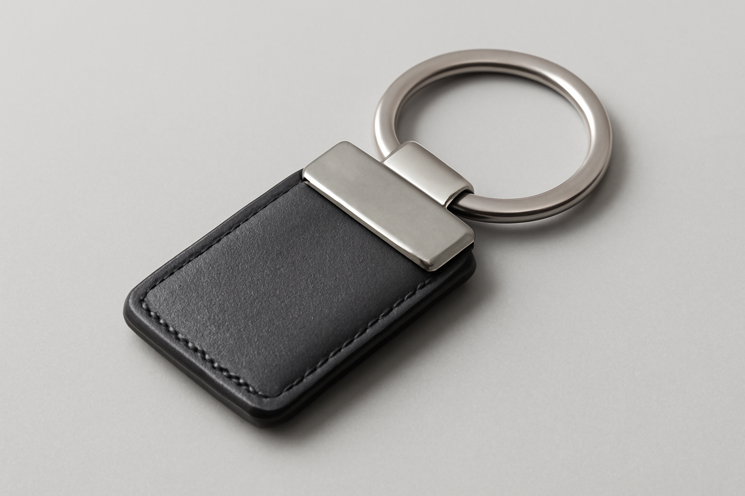 porte-cles compact avec fermoir aimanté posé