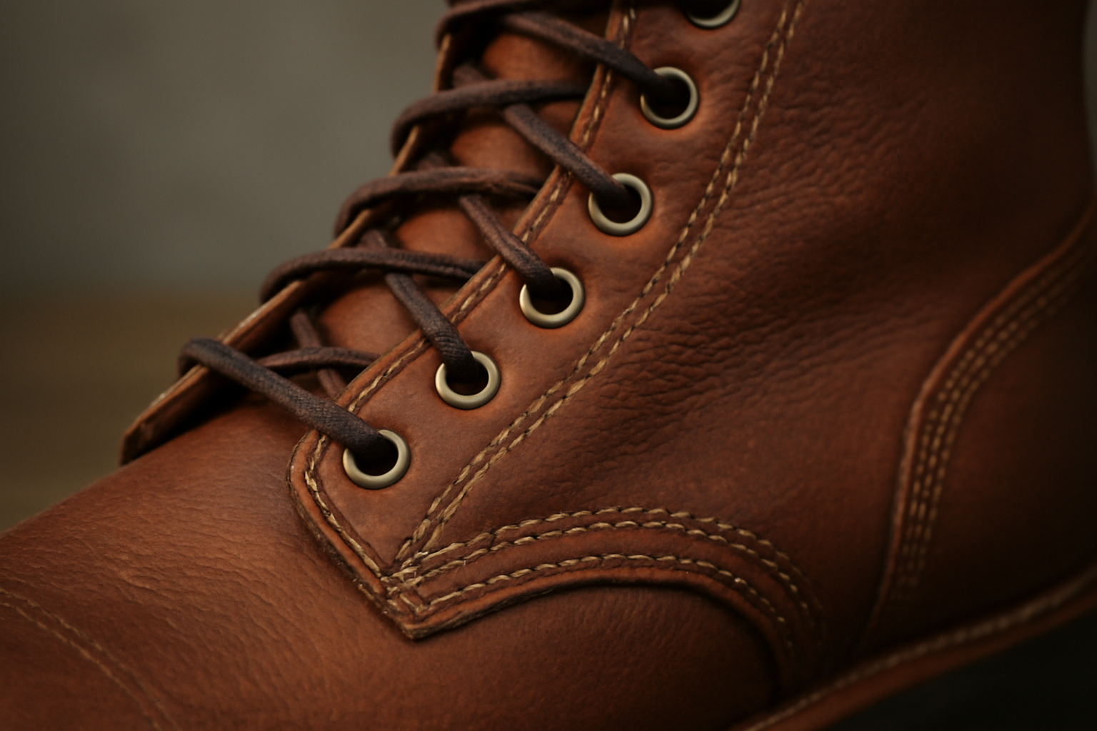gros plan tige chaussure couture renforcee